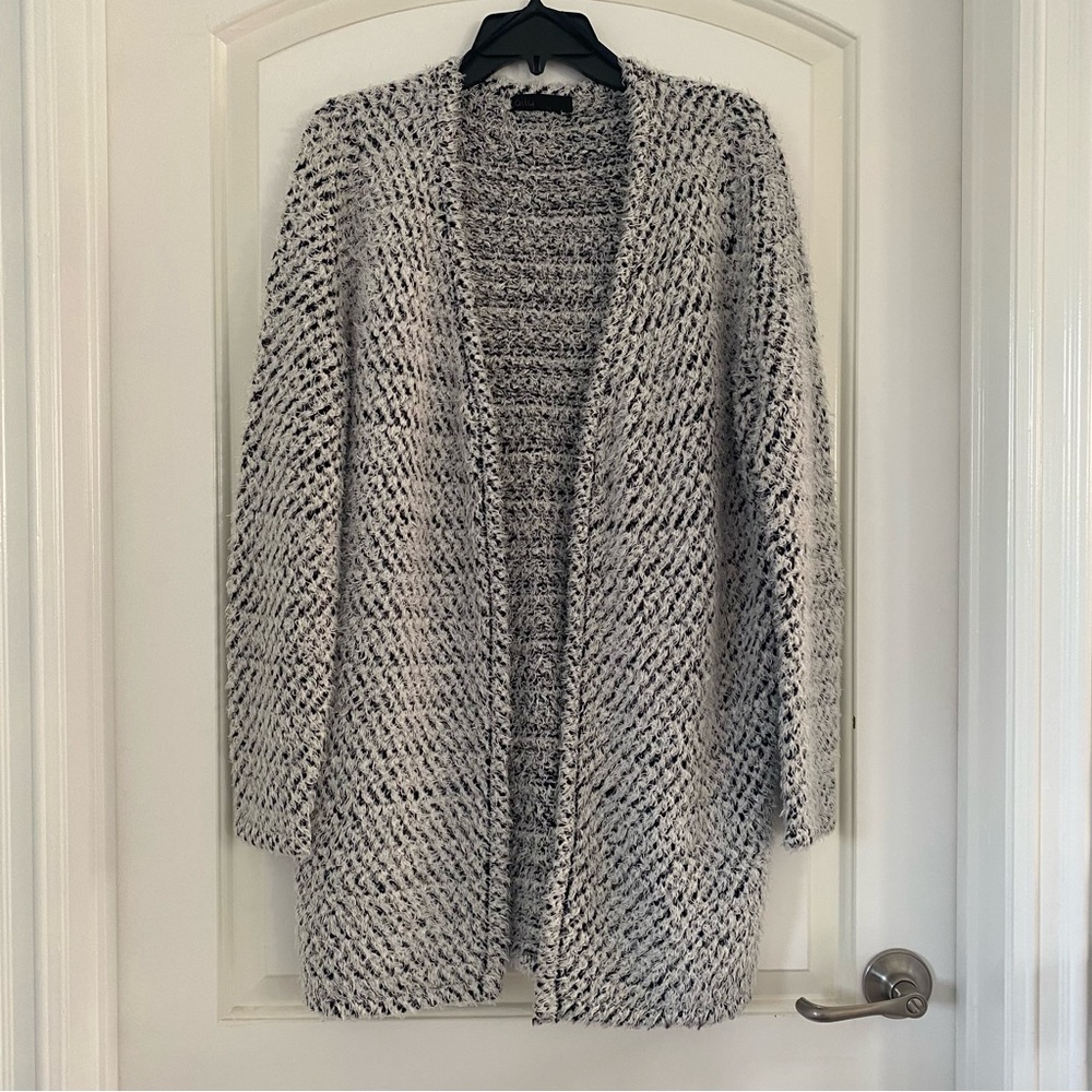 Ally Fall Winter Black & White Fuzzy Open Long Line Cardigan Women's Size 8